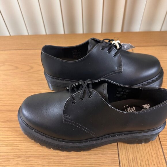 Dr. Martens Size 10/11 Unisex  Black Leather Lace-Up Shoes Rubber Sole Footwear - Picture 4 of 16